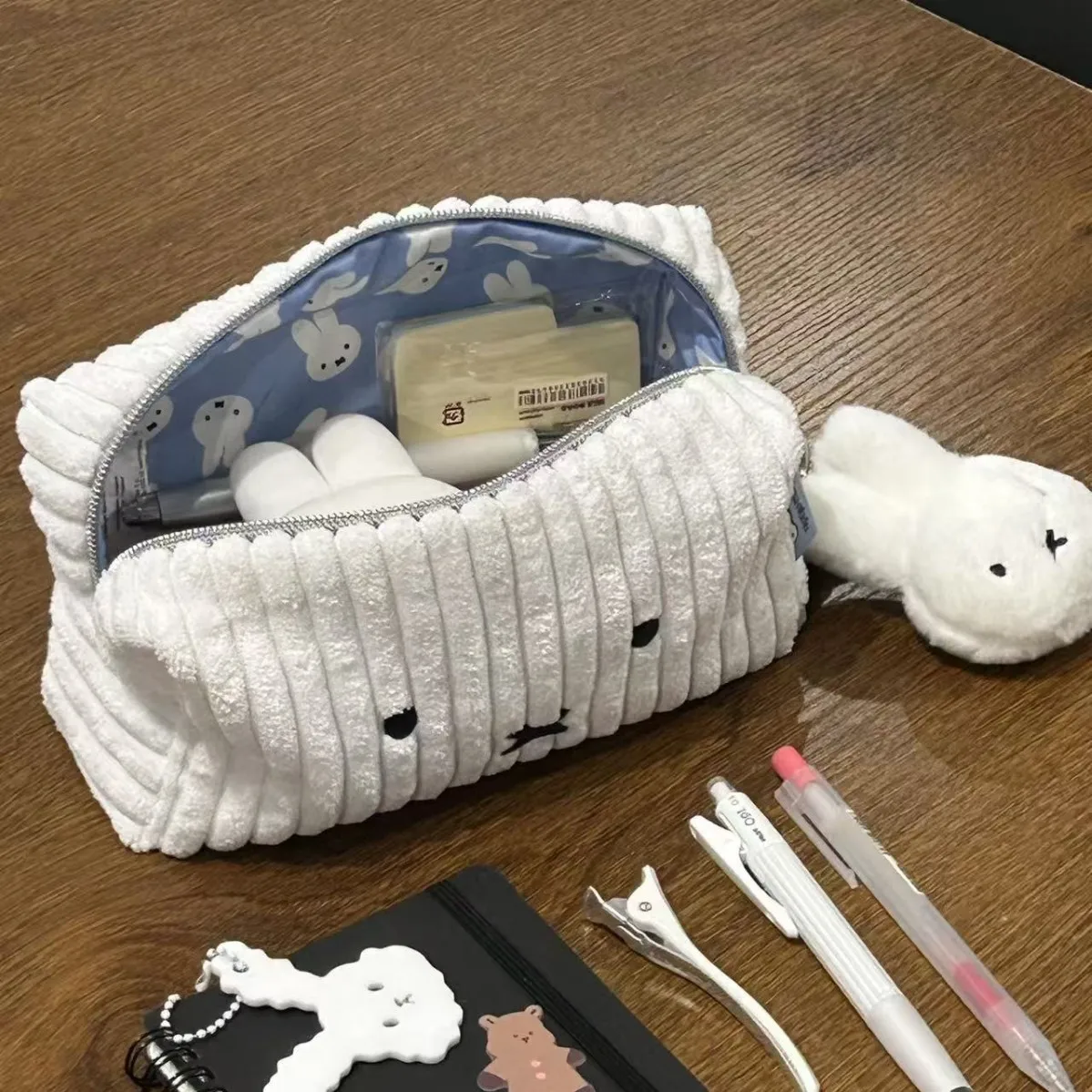 Miffy Plush Corduroy Pen Bag L - School Supplies 评论和价格